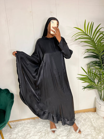Robe asymétrique à volant