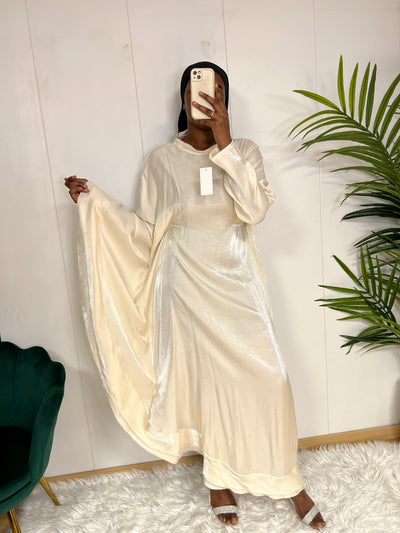 Robe asymétrique à volant