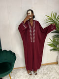 Robe grande taille col brodé de strass