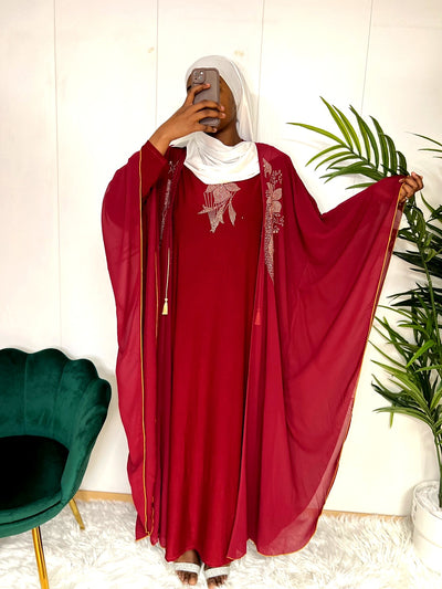 Abaya brodée avec cape transparente – Élégance et raffinement