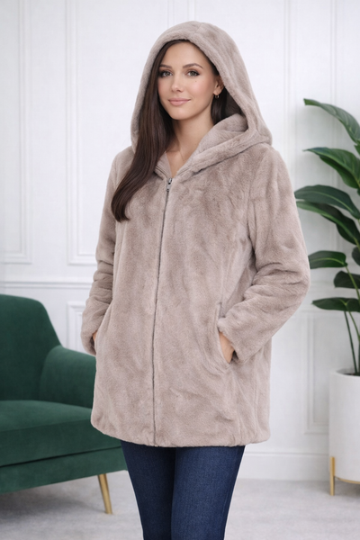Manteau en fourrure synthétique à capuche – Taille unique