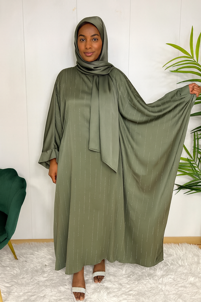 🕌 Abaya satinée à strass avec voile intégré – Élégance Divine | Hafsoit Mode