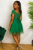 Robe courte en dentelle et tulle fluide – Manches courtes – Épaules nues