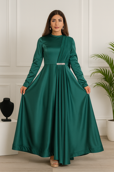 Hafsoit Mode – Robe longue satinée verte émeraude – Tenue de soirée élégante femme – Manches longues – Décolleté strassé – Idéale pour femmes voilées