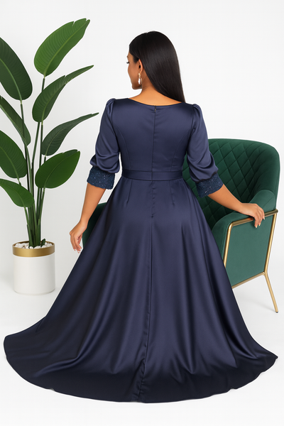 Robe de soirée longue bleu nuit en satin – Élégance chic avec manches mi-longues et ceinture bijou