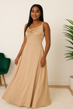 Hafsoit Mode – Robe longue fluide satinée camel – Bretelles fines croisées – Robe élégante soirée, mariage ou gala