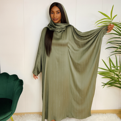 🕌 Abaya satinée à strass avec voile intégré – Élégance Divine | Hafsoit Mode