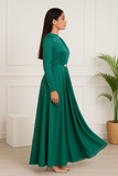Hafsoit Mode – Robe longue satinée verte émeraude – Tenue de soirée élégante femme – Manches longues – Décolleté strassé – Idéale pour femmes voilées