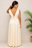 Vue de dos robe longue style empire beige champagne avec décolleté profond