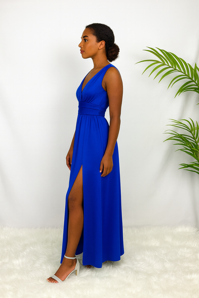 Vue de profil robe longue style empire bleu roi avec décolleté en V