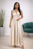 robe longue satinée champagne fendue avec décolleté v vue de face élégante