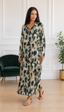 Robe longue fluide verte à motifs abstraits et manches longues