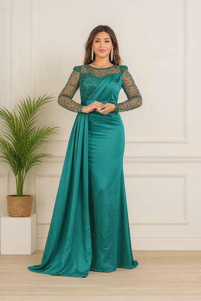Robe de soirée longue verte en satin fluide avec haut en sequins, vue de face élégante