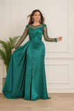 Robe de soirée satinée verte avec sequins brillants, mannequin en mouvement chic