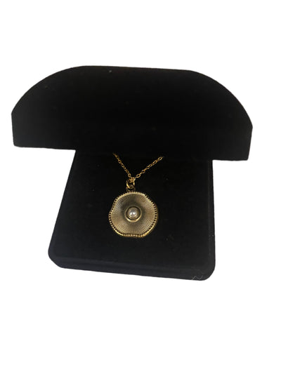 Parure de bijoux avec sa boite