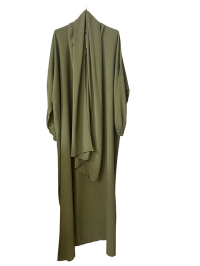 Abaya avec hijab intégré en soie de médine