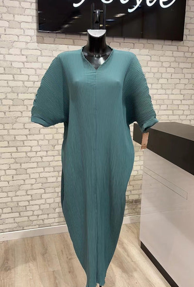 Robe droite plissée oversize